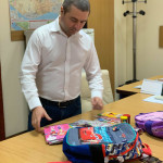 Aproximativ 800 de copii înscriși în clasa pregătitoare din Drobeta Turnu Severin vor beneficia de ghiozdan echipat cu toate rechizitele